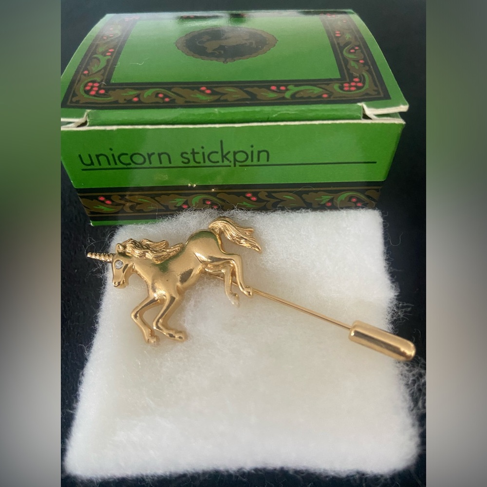 Avon Vintage Goldtone Unicorn Stick Pin